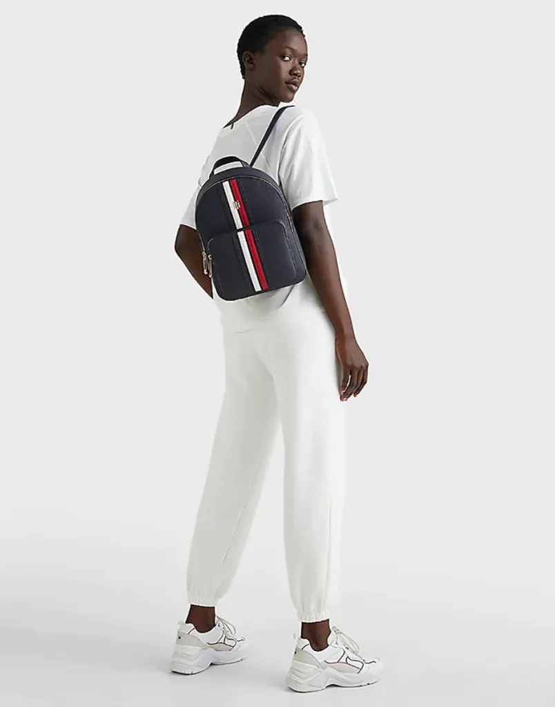 TOMMY HILFIGER's backpack is convenient yet elegant, suitable for office ladies